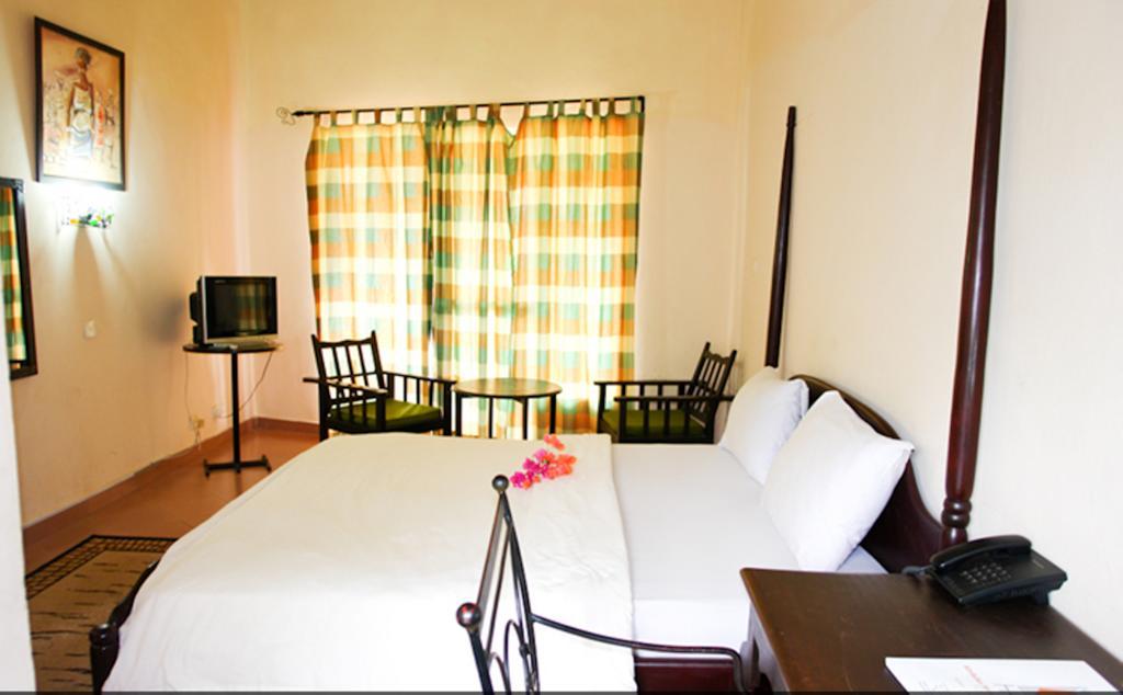 Afrikiko River Front Resort Akosombo Rum bild