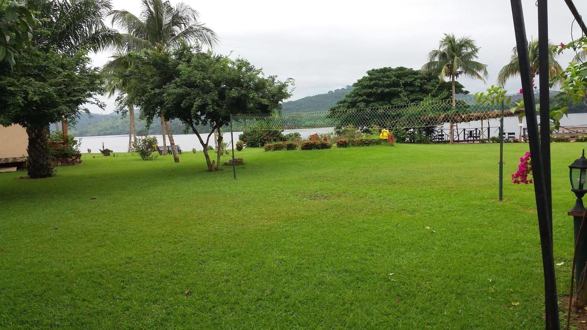 Afrikiko River Front Resort Akosombo Exteriör bild