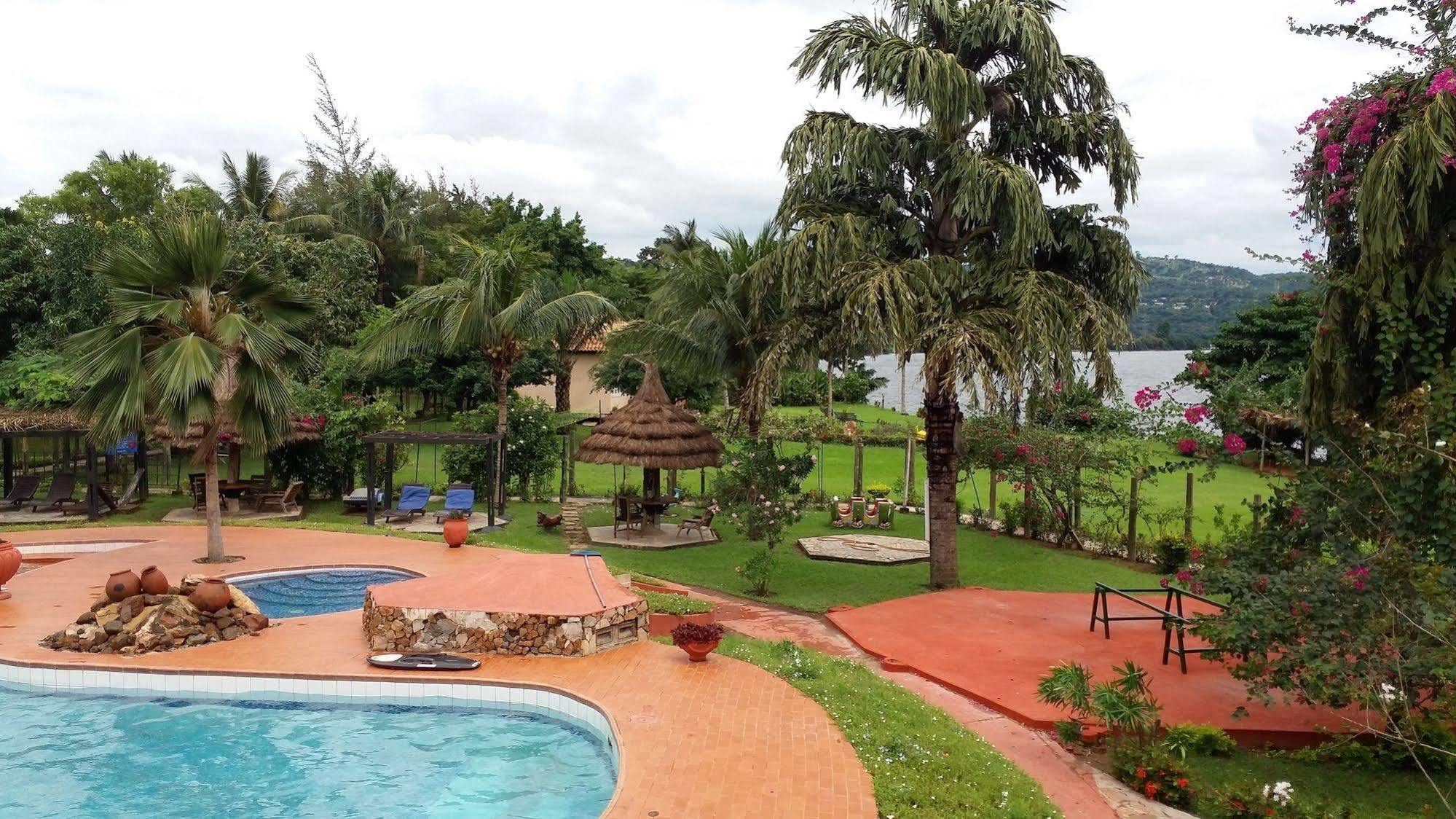 Afrikiko River Front Resort Akosombo Exteriör bild