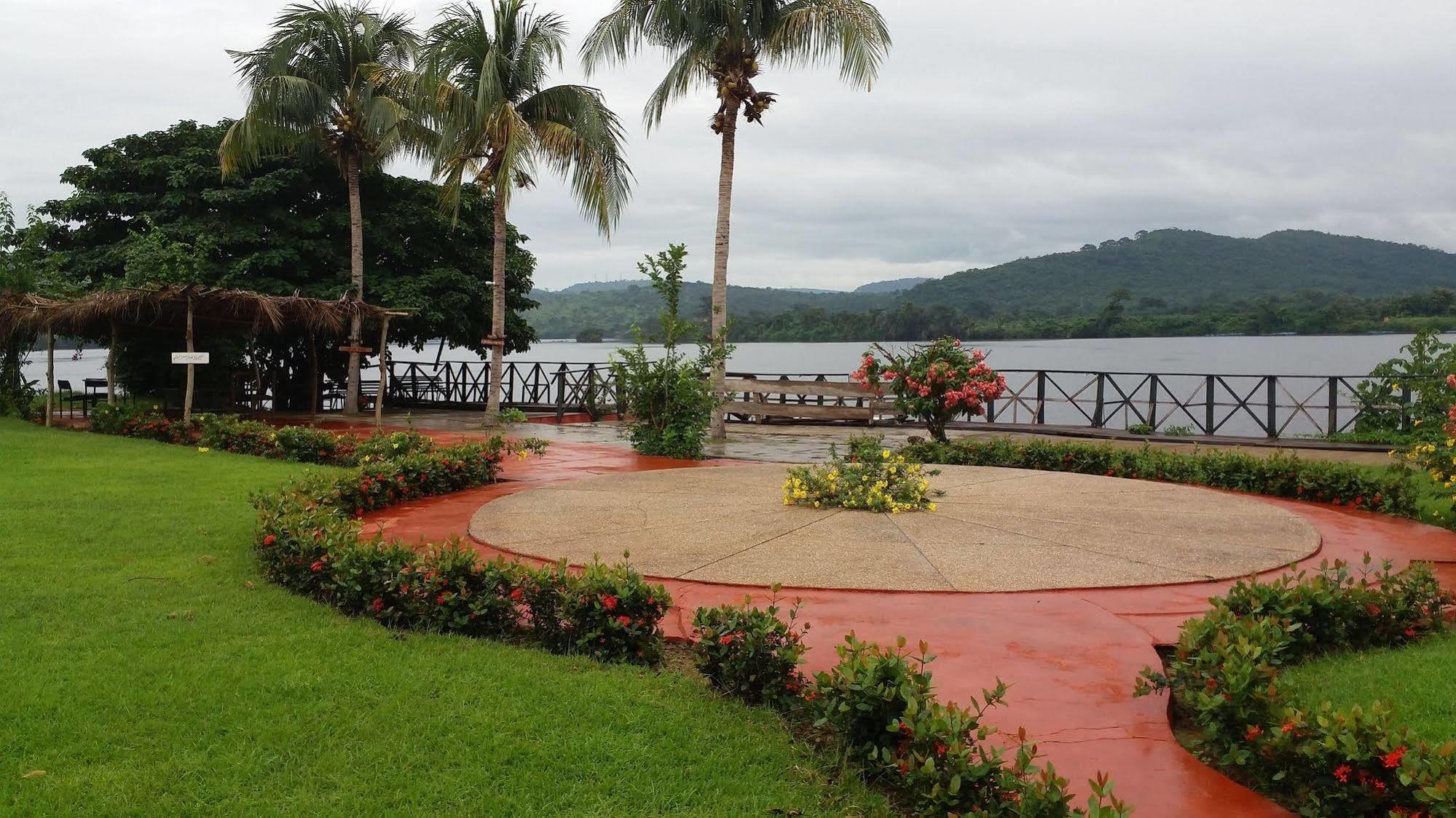 Afrikiko River Front Resort Akosombo Exteriör bild